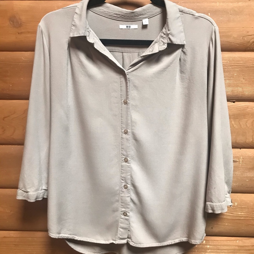 3/4 length sleeve Uniqlo blouse